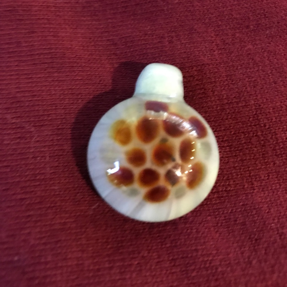 3/$15 🧚🏻‍♀️ Hand Blown Glass Pendant